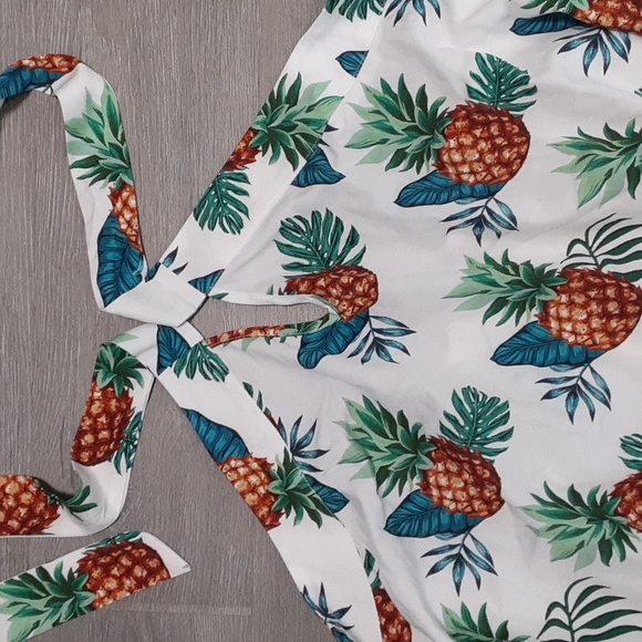 Shein Curve Cold Shoulder Top - Picture 4 of 8